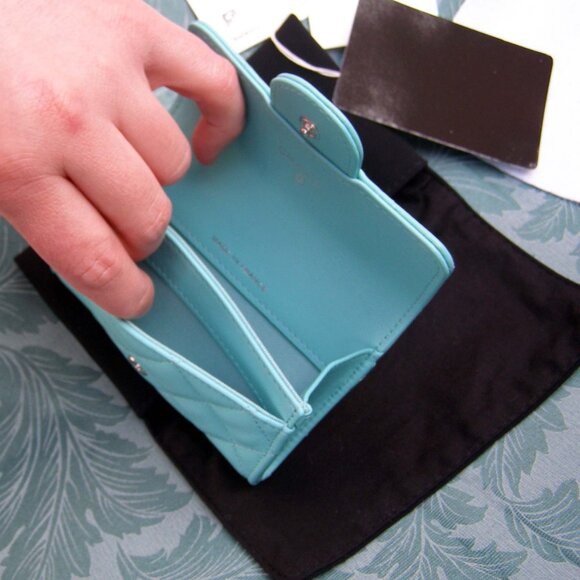 RARE NWT CHANEL Turquoise Flap Card Holder WITH BOX - Picture 10 of 12